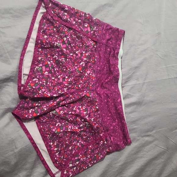 Lululemon Mosaic Run Short Lulu size 6 🍋 - Picture 5 of 9